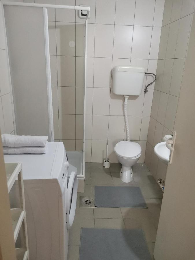 Faris Apartment Долни Милановац Екстериор снимка