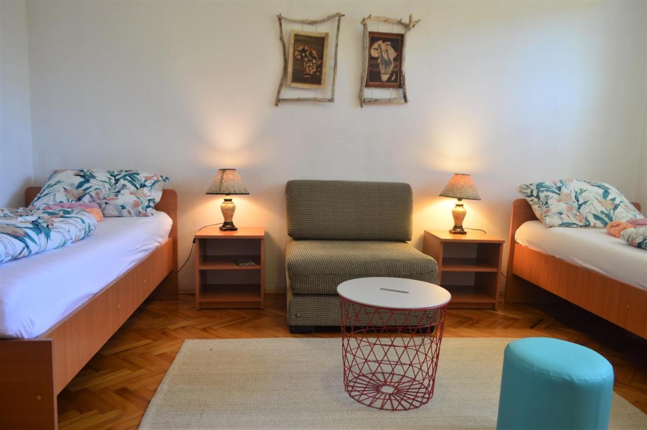Faris Apartment Долни Милановац Екстериор снимка