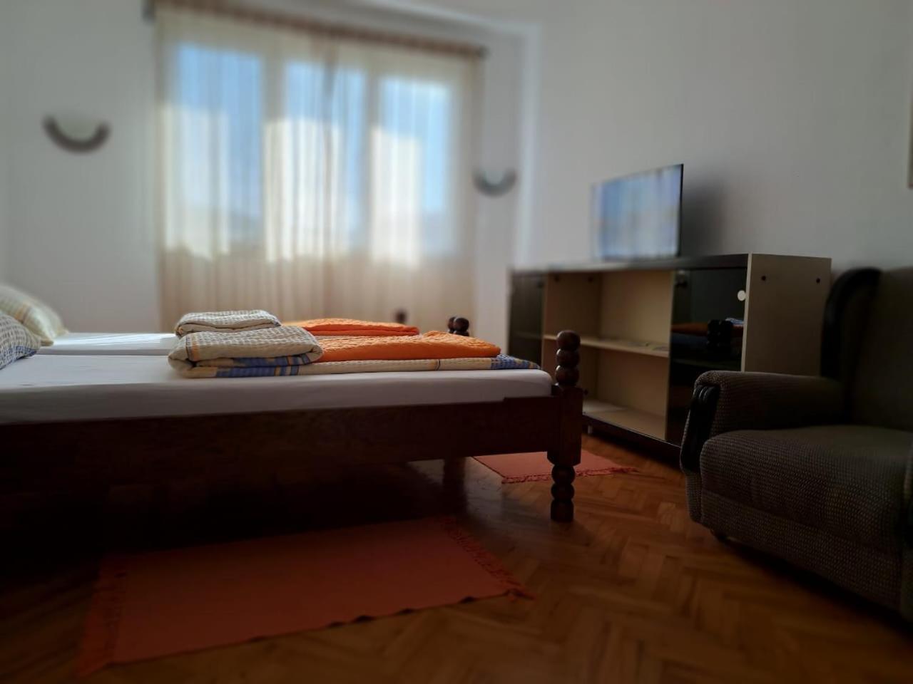Faris Apartment Долни Милановац Екстериор снимка