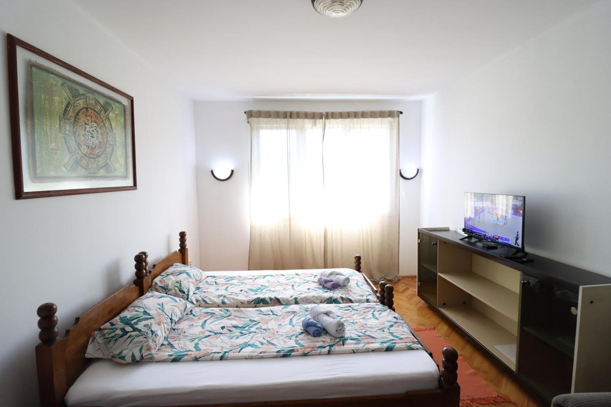 Faris Apartment Долни Милановац Екстериор снимка