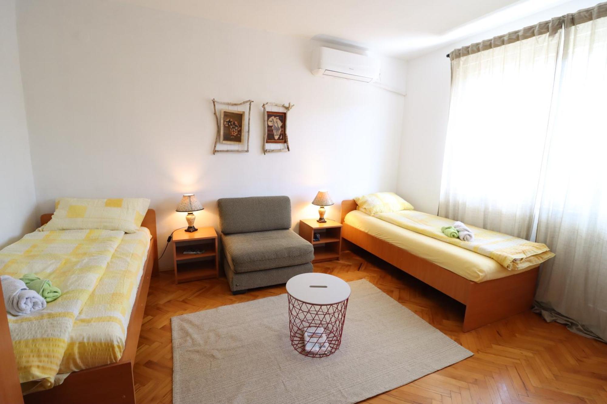 Faris Apartment Долни Милановац Екстериор снимка