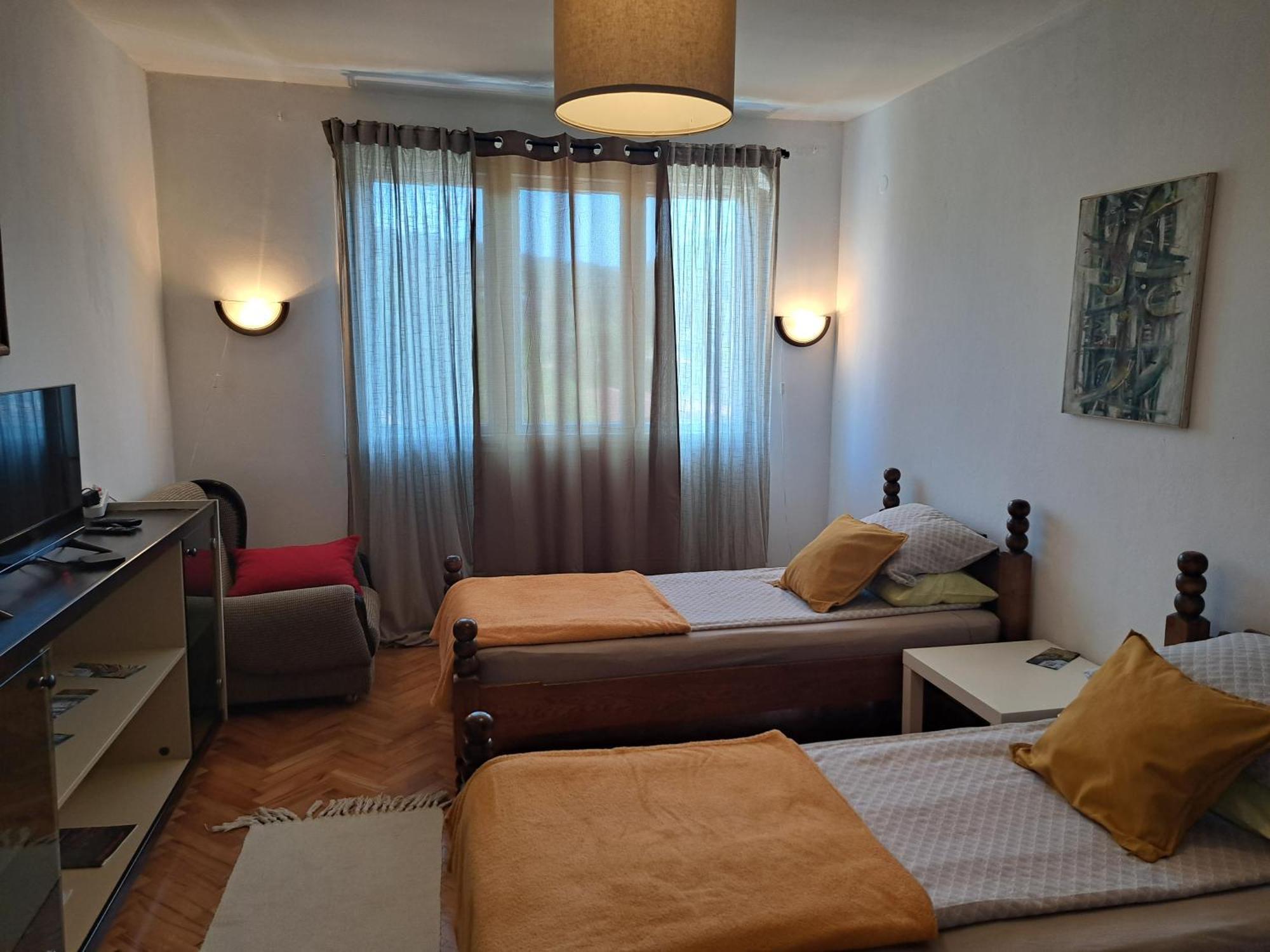 Faris Apartment Долни Милановац Екстериор снимка